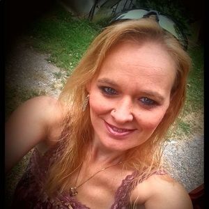 Meet your Posher, Leeann